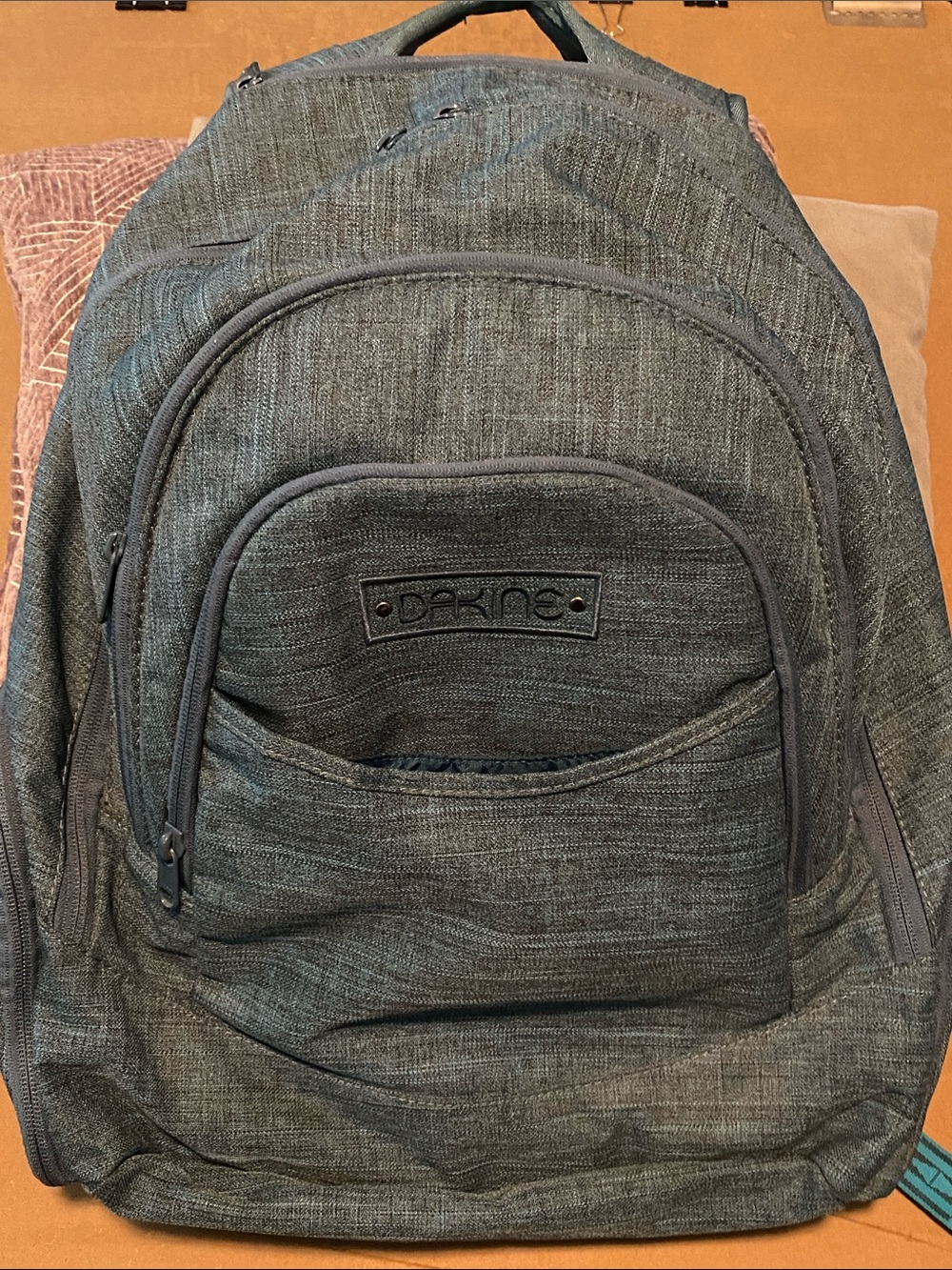INSULATED HOT/COLD Dakine Heathered Charcoal Everyday Backpack